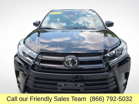 Used 2017 Toyota Highlander SE w/ Carpet Mat Package AWD/4WD image 10
