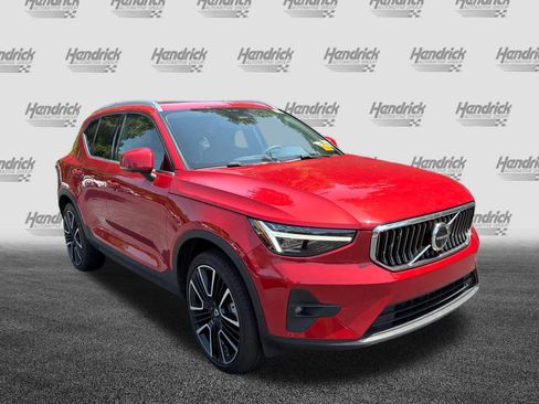 Certified 2024 Volvo XC40 B5 Ultimate w/ Protection Package Premier AWD/4WD image 40
