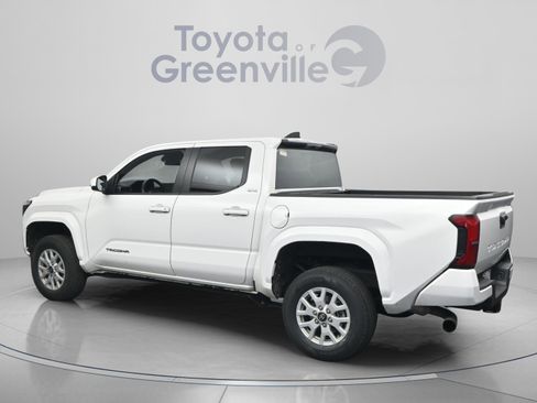 Used 2024 Toyota Tacoma SR5 RWD image 7