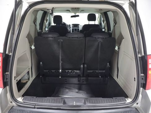Used 2009 Dodge Grand Caravan SE w/ Climate Group FWD image 4