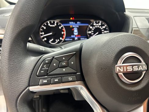 Used 2025 Nissan Altima 2.5 SV FWD image 20