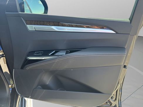 New 2026 Cadillac Escalade ESV Platinum Sport w/ LPO, ONYX Package AWD/4WD image 15