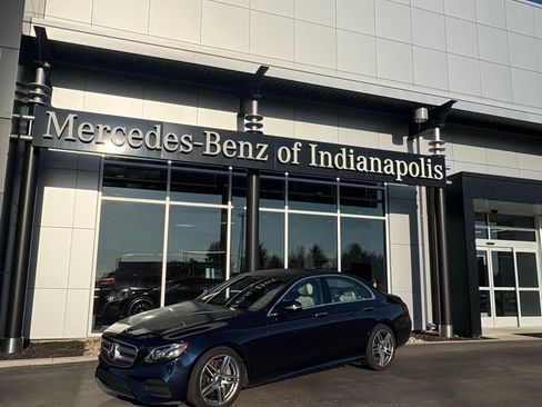Used 2018 Mercedes-Benz E 300 4MATIC image 1