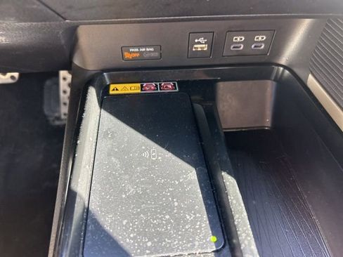 Used 2025 Toyota Camry SE image 15