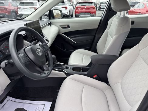 Used 2025 Toyota Corolla Cross L image 15