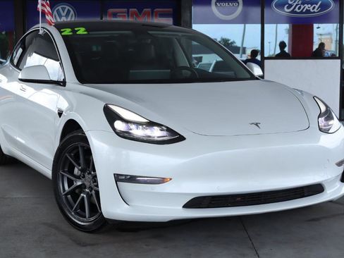 Used 2022 Tesla Model 3 Long Range AWD/4WD image 2