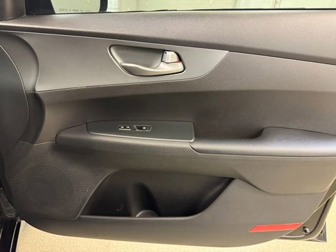 Used 2021 Kia Forte LXS FWD image 24