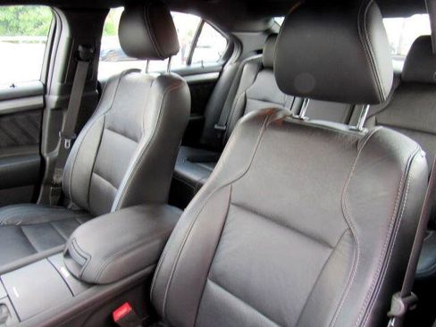 Used 2017 Ford Taurus SEL w/ Equipment Group 201A image 10