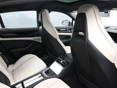 Used 2026 Porsche Panamera image 7
