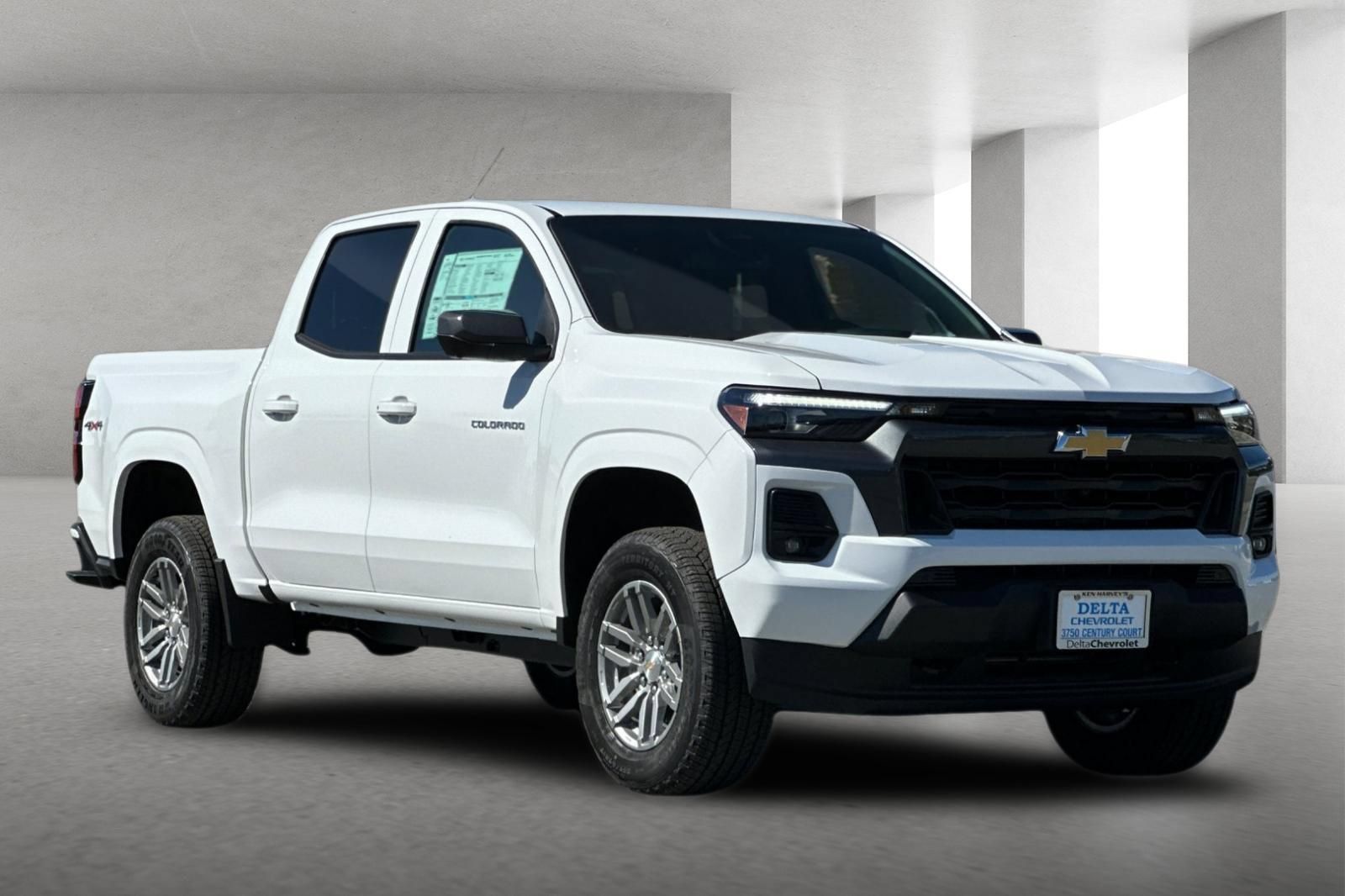 New 2026 Chevrolet Colorado LT w/ LT Convenience Package AWD/4WD image 1