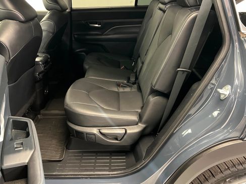 Used 2024 Toyota Grand Highlander Limited AWD/4WD image 22