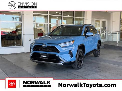 Certified 2022 Toyota RAV4 SE w/ Convenience Package AWD/4WD image 1
