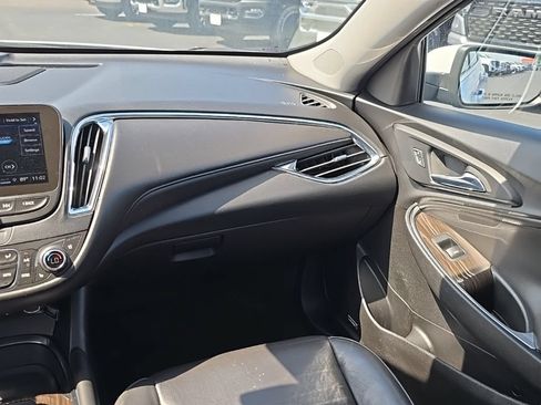 Used 2024 Chevrolet Malibu LT FWD image 17