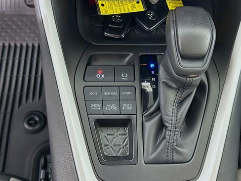 Used 2023 Toyota RAV4 XLE image 16