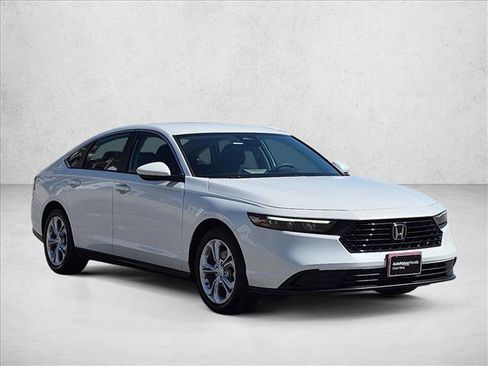 Used 2025 Honda Accord LX image 3