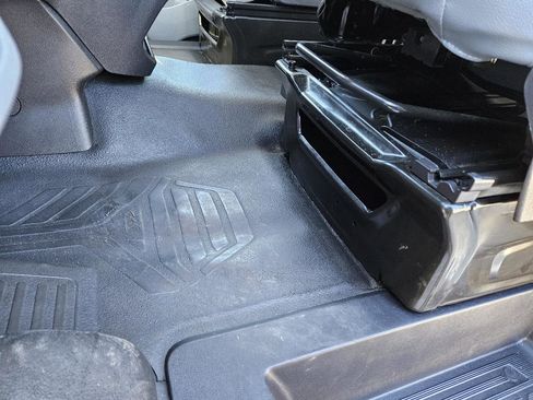 Used 2017 Ford Transit 350 XL image 14