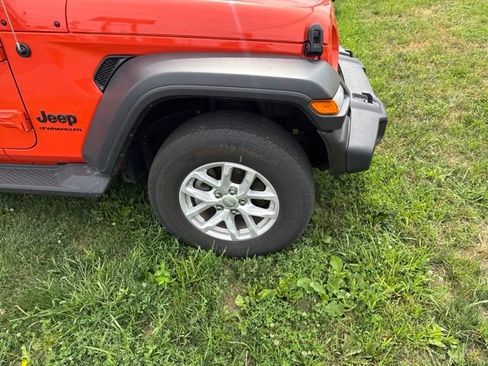 Used 2018 Jeep Wrangler Unlimited Rubicon AWD/4WD image 12