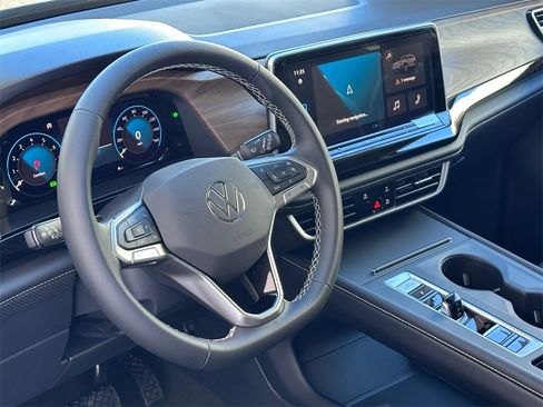 New 2026 Volkswagen Atlas SE image 9