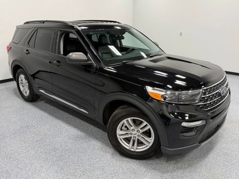 Used 2023 Ford Explorer XLT w/ Equipment Group 202A RWD image 34