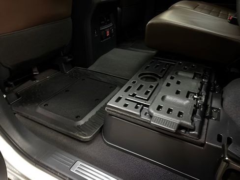 Used 2021 Nissan Titan Platinum Reserve w/ Moonroof Package image 46