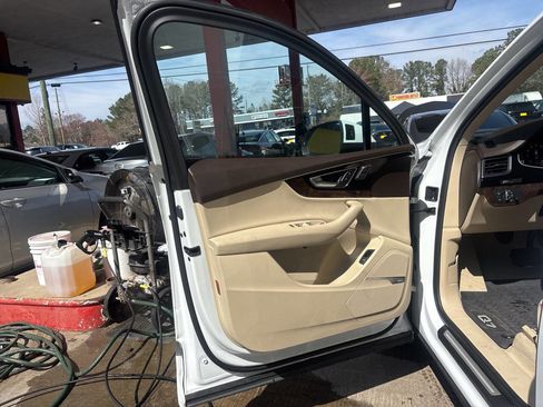 Used 2019 Audi Q7 3.0T Premium Plus w/ Premium Plus Package image 8