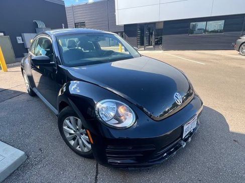 Used 2018 Volkswagen Beetle 2.0T S FWD image 8