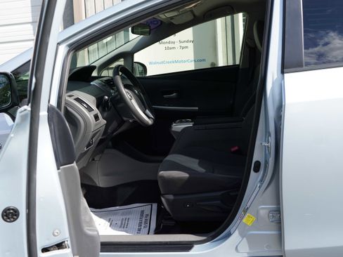Used 2014 Toyota Prius V Three image 39