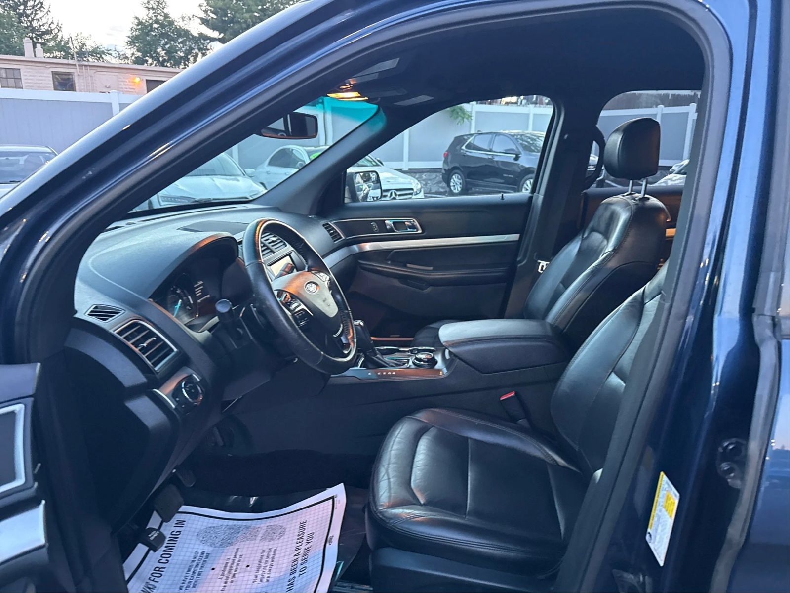 Used 2016 Ford Explorer XLT w/ Equipment Group 202A AWD/4WD image 9