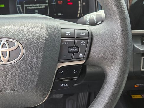 Used 2025 Toyota Camry LE FWD image 12