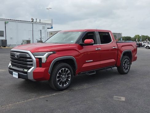 Used 2022 Toyota Tundra Limited w/ Power Package AWD/4WD image 13
