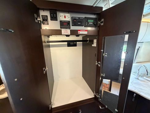 Used 2015 Mercedes-Benz Sprinter 3500 image 47