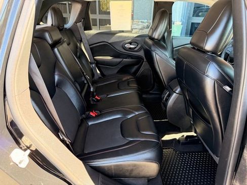Used 2022 Jeep Cherokee Trailhawk w/ Sun & Sound Group AWD/4WD image 25