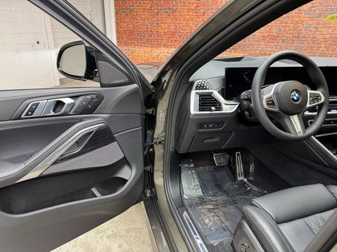 Certified 2026 BMW X6 xDrive40i image 9
