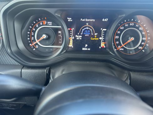 Used 2025 Jeep Gladiator Rubicon w/ Safety Group image 13