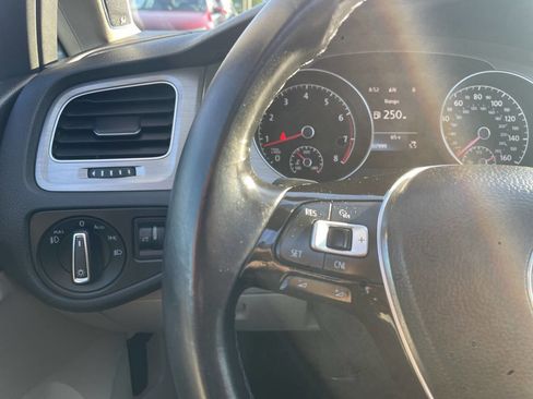 Used 2015 Volkswagen Golf SE FWD image 26