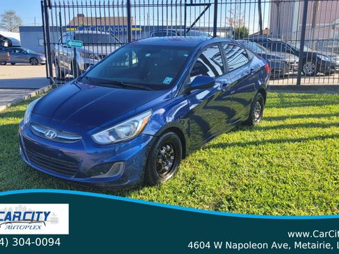 Used 2017 Hyundai Accent SE image 2
