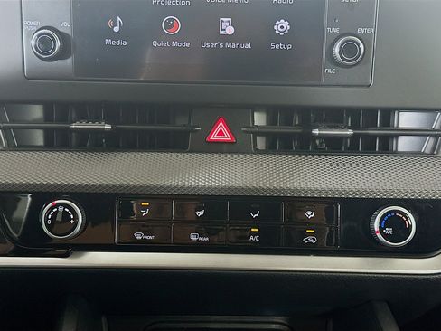 Used 2025 Kia Sportage LX image 22