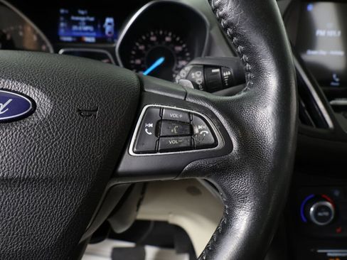 Used 2017 Ford Escape Titanium image 34