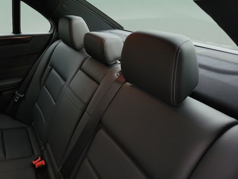 Used 2016 Mercedes-Benz E 250 Sedan image 9