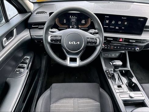 Used 2025 Kia K5 LXS FWD image 8