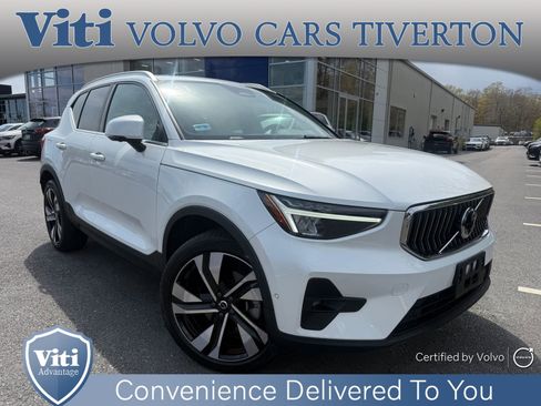 Used 2024 Volvo XC40 B5 Plus w/ Protection Package Premier AWD/4WD image 1