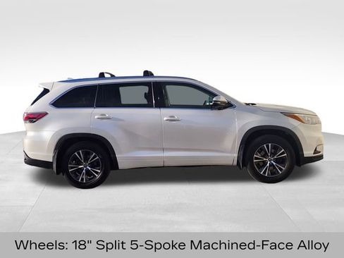 Used 2016 Toyota Highlander XLE image 9