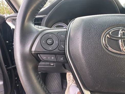 Used 2021 Toyota Venza LE AWD/4WD image 18