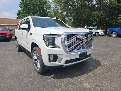 Used 2021 GMC Yukon XL Denali w/ Denali Ultimate Package AWD/4WD image 4
