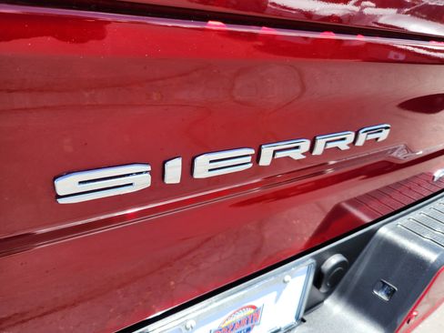 Used 2023 GMC Sierra 1500 AT4 w/ AT4 Preferred Package AWD/4WD image 16