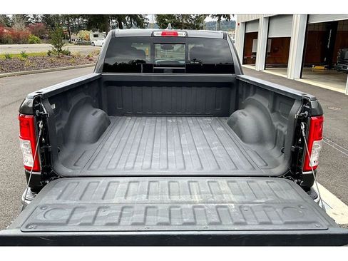 Used 2022 RAM 1500 Big Horn AWD/4WD image 34