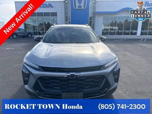 Used 2024 Chevrolet Trax ACTIV w/ Sunroof Package FWD image 3