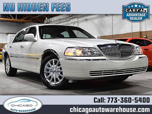 Used 2006 Lincoln Town Car Signature RWD image 1