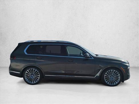 Used 2024 BMW X7 xDrive40i w/ Parking Assistance Package AWD/4WD image 4