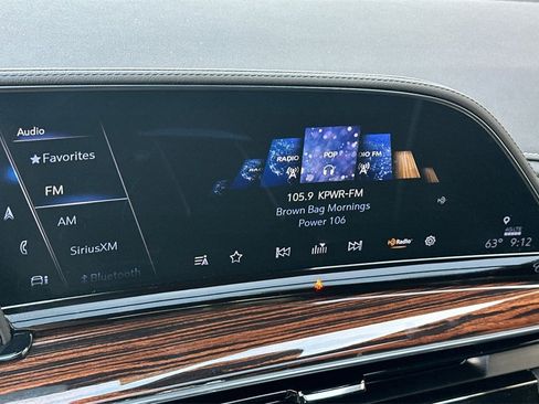 Used 2022 Cadillac Escalade Premium Luxury image 22